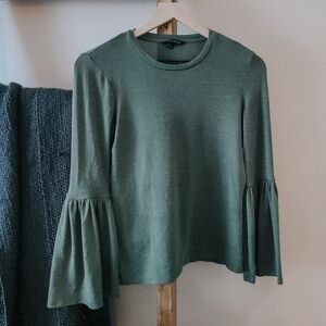 3/$20 Banana Republic Green Bell Sleeve Top (Size XS)
